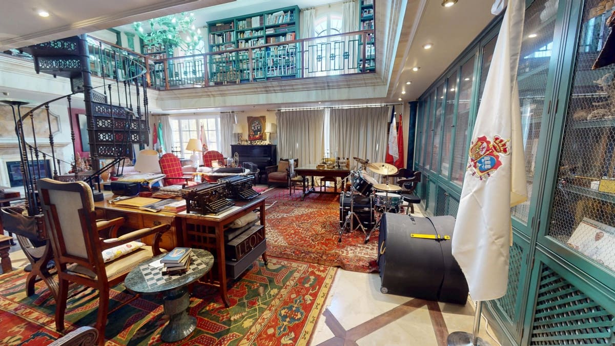 5 bedroom Villa for sale in Guadalmina with pool garage - € 4,500,000 (Ref: 9452300)