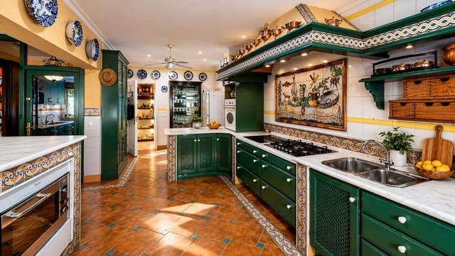 5 sypialnia Willa na sprzedaż w Guadalmina Baja, Marbella z basenem garażem - 4 500 000 € (Ref: 9452300)