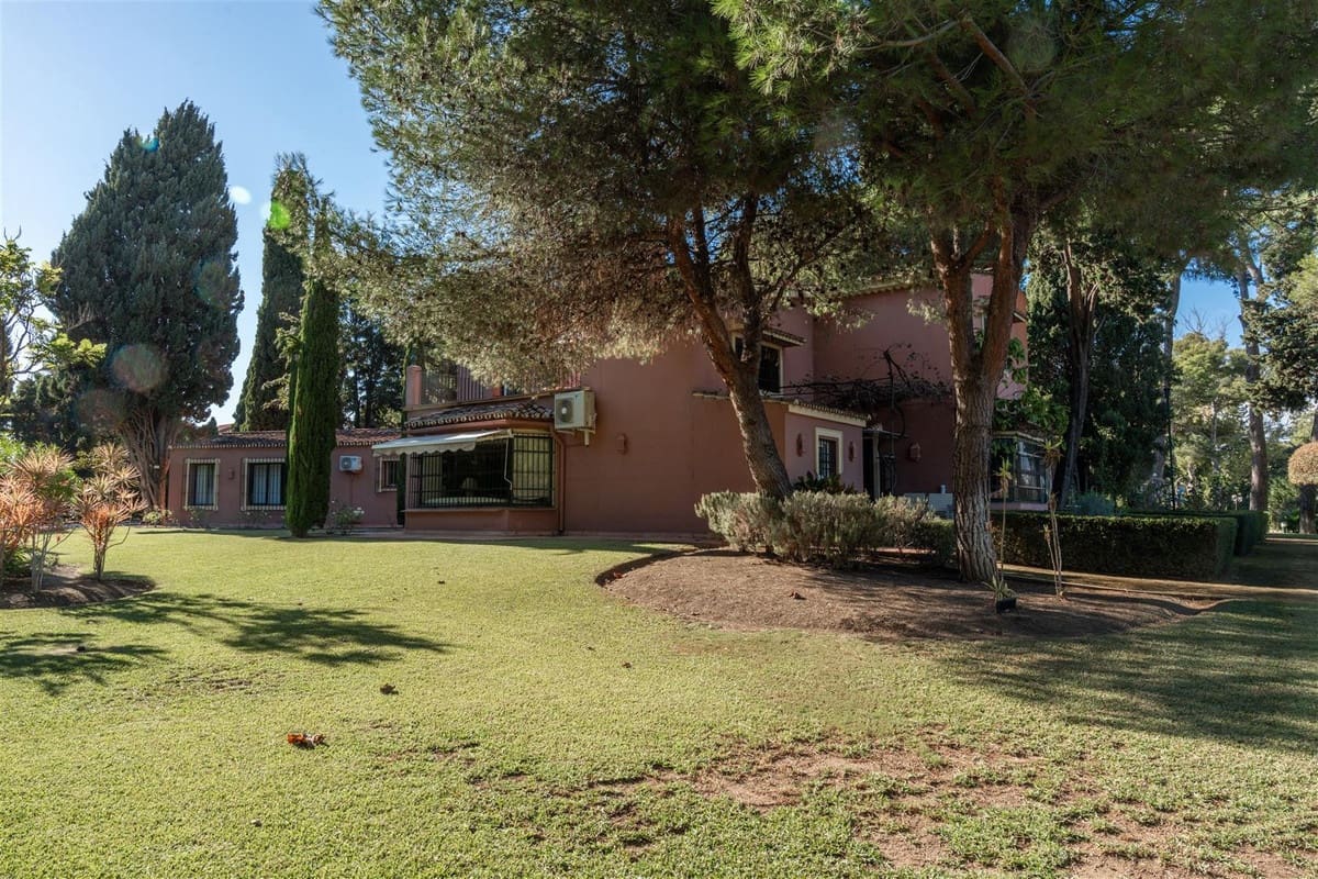5 soverom Villa til salgs i Guadalmina med svømmebasseng garasje - € 5 850 000 (Ref: 9452301)