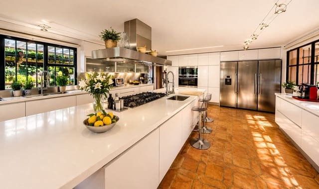 5 makuuhuone Huvila myytävänä paikassa Guadalmina Baja, Marbella mukana uima-altaan 
autotalli - 5 850 000 € (Ref: 9452301)