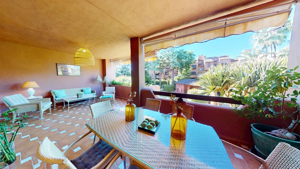 2 bedroom Beach Apartment for sale in Guadalmina with pool garage - € 550,000 (Ref: 9456497)