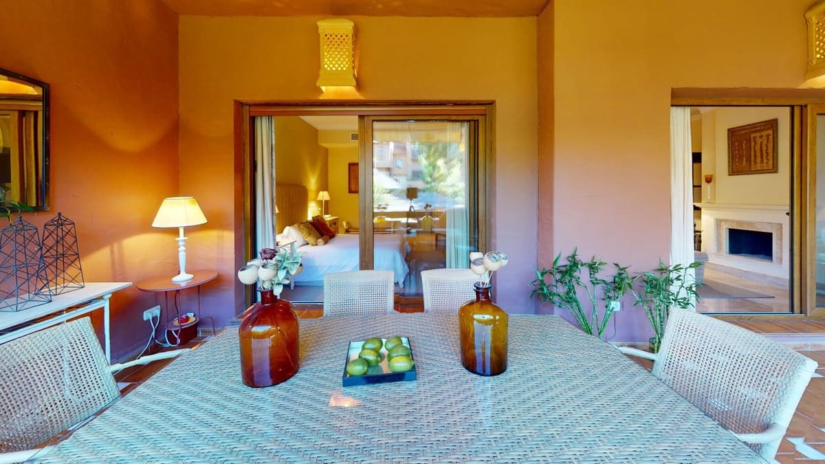 2 bedroom Beach Apartment for sale in Guadalmina with pool garage - € 550,000 (Ref: 9456497)