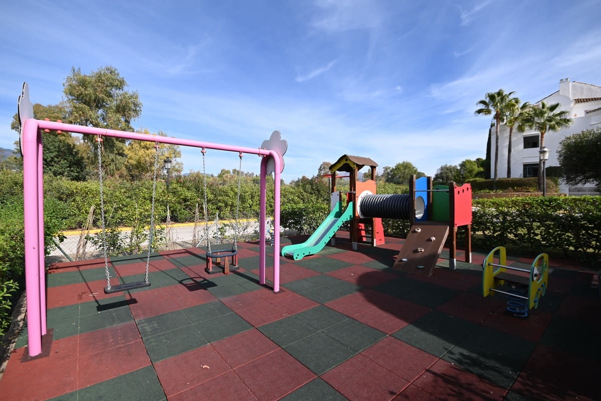 3 soverom Leilighet til salgs i Guadalmina med svømmebasseng garasje - € 525 000 (Ref: 9486871)