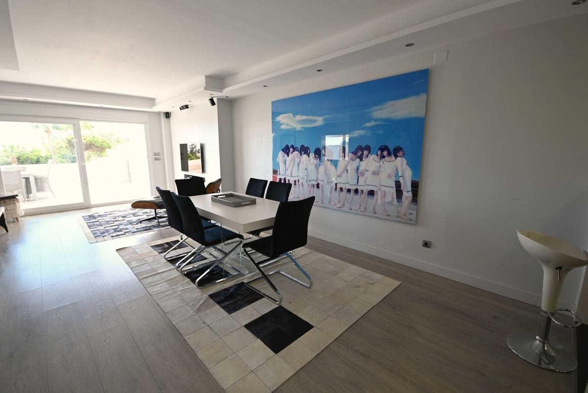 2 bedroom Beach Apartment for sale in Guadalmina with pool garage - € 1,200,000 (Ref: 9571383)