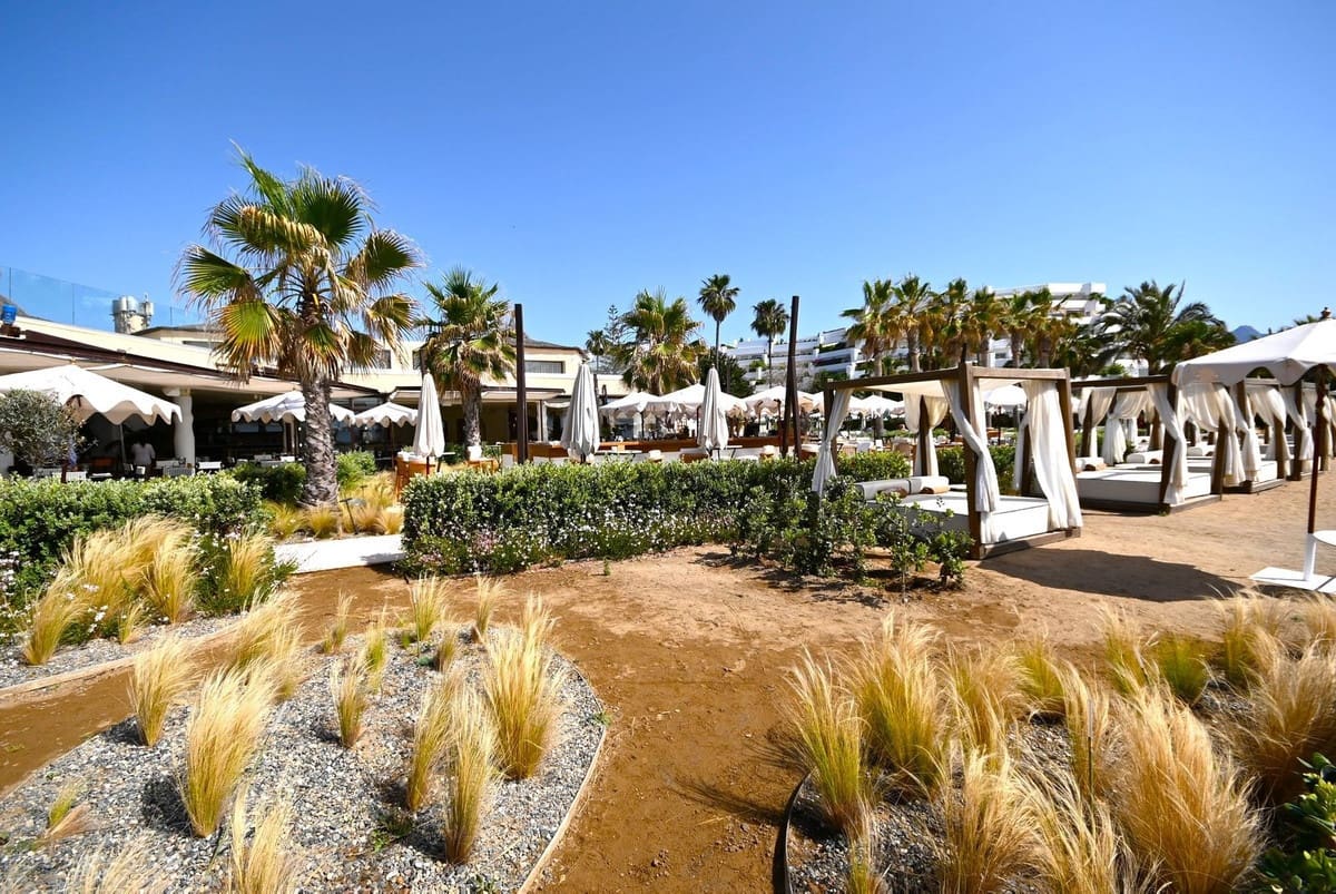 2 bedroom Beach Apartment for sale in Guadalmina with pool garage - € 1,200,000 (Ref: 9571383)