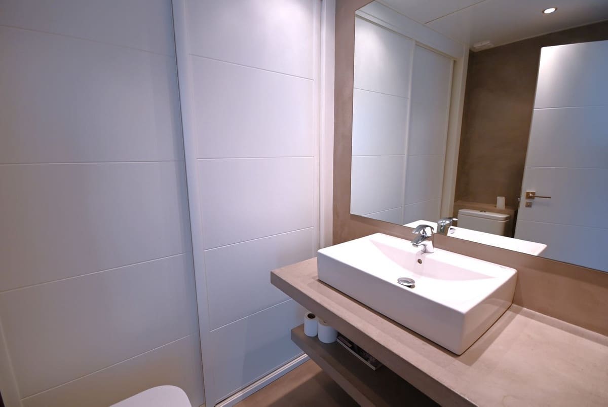 2 sypialnia Apartament przy plaży na sprzedaż w Guadalmina z basenem garażem - 1 200 000 € (Ref: 9571383)
