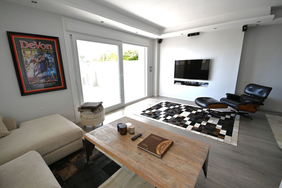 2 sypialnia Apartament przy plaży na sprzedaż w Guadalmina z basenem garażem - 1 200 000 € (Ref: 9571383)