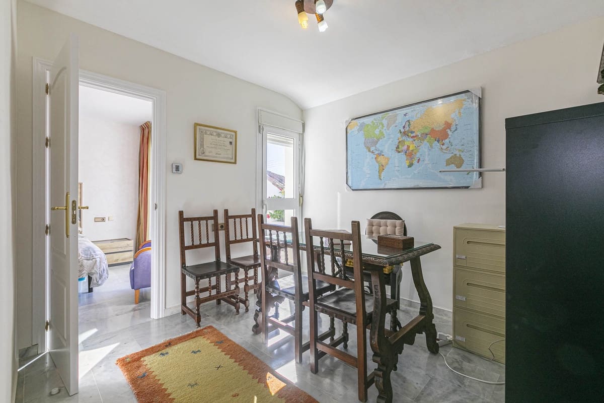 4 slaapkamer Penthouse te koop in Guadalmina met zwembad garage - € 950.000 (Ref: 9586726)