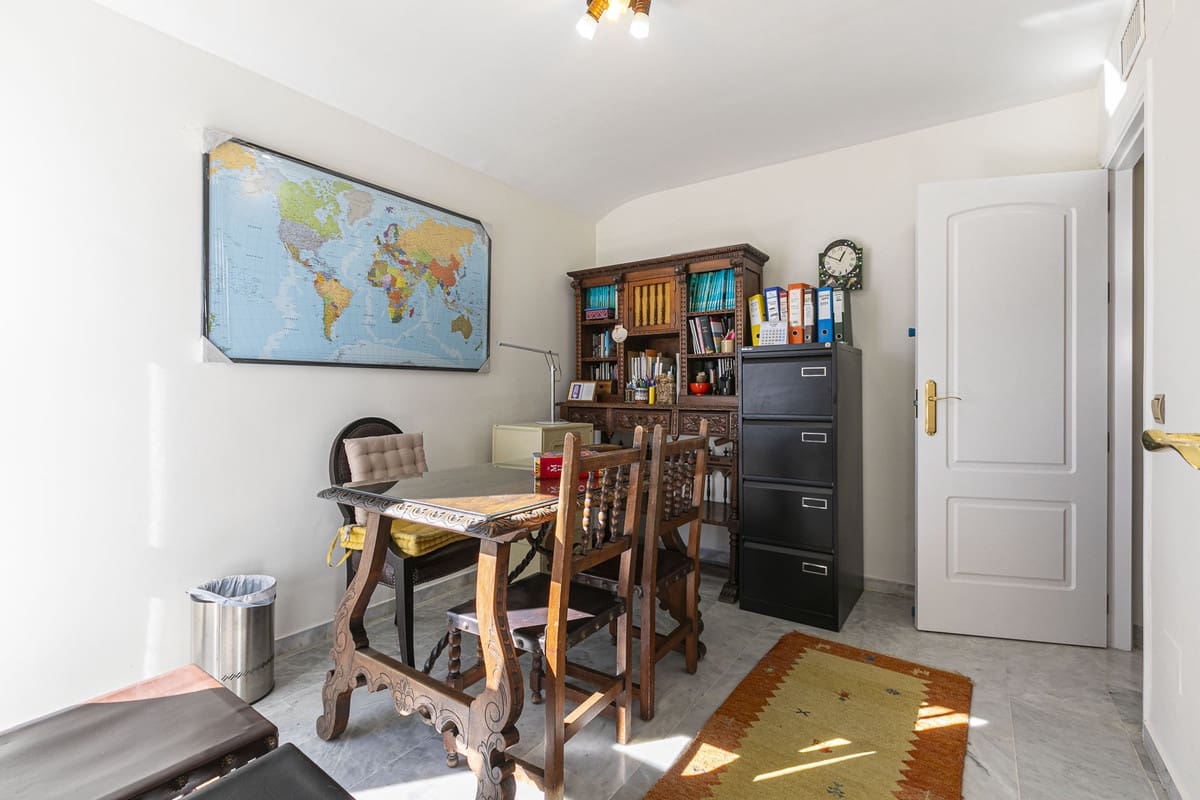 4 slaapkamer Penthouse te koop in Guadalmina met zwembad garage - € 950.000 (Ref: 9586726)