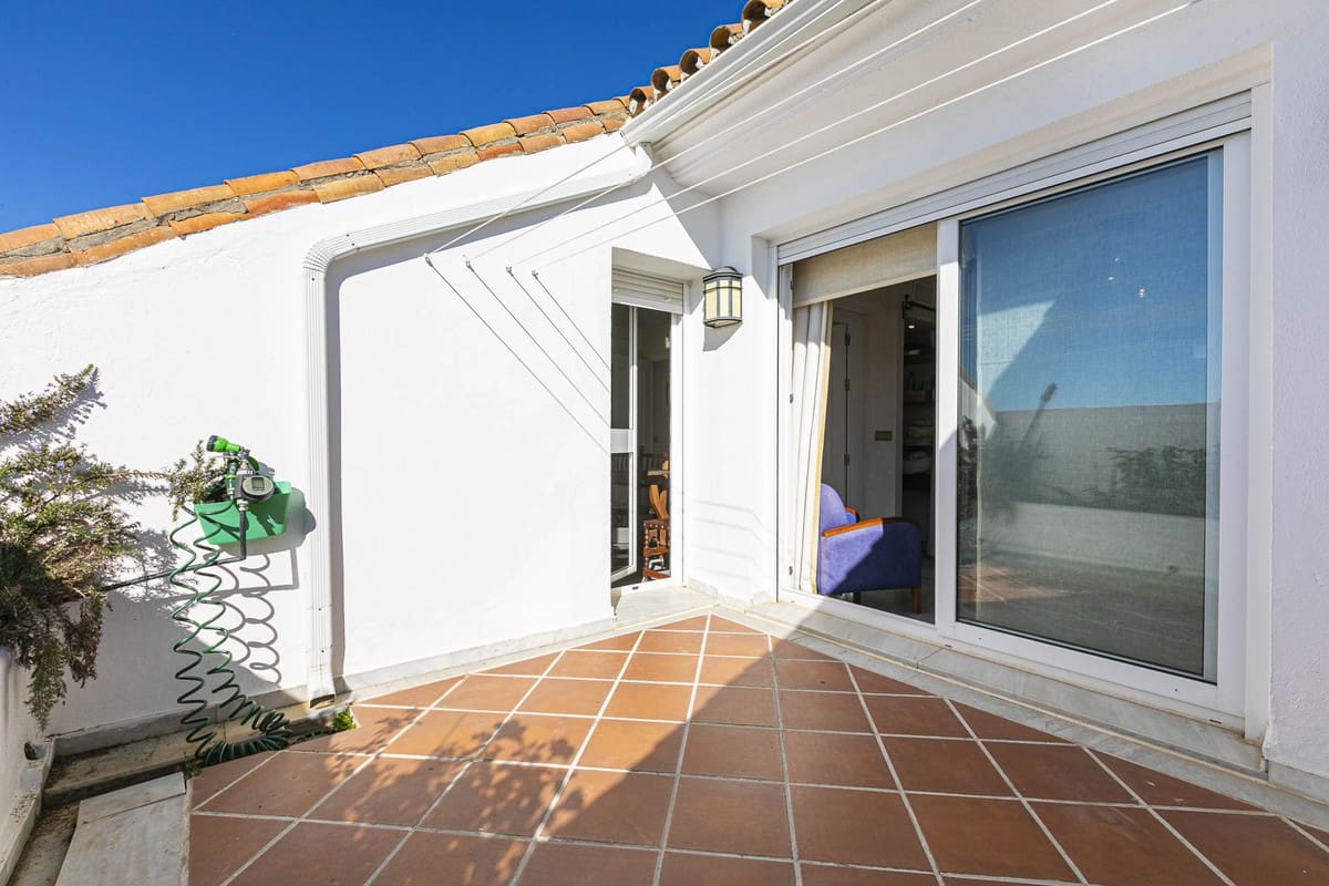 4 slaapkamer Penthouse te koop in Guadalmina met zwembad garage - € 950.000 (Ref: 9586726)