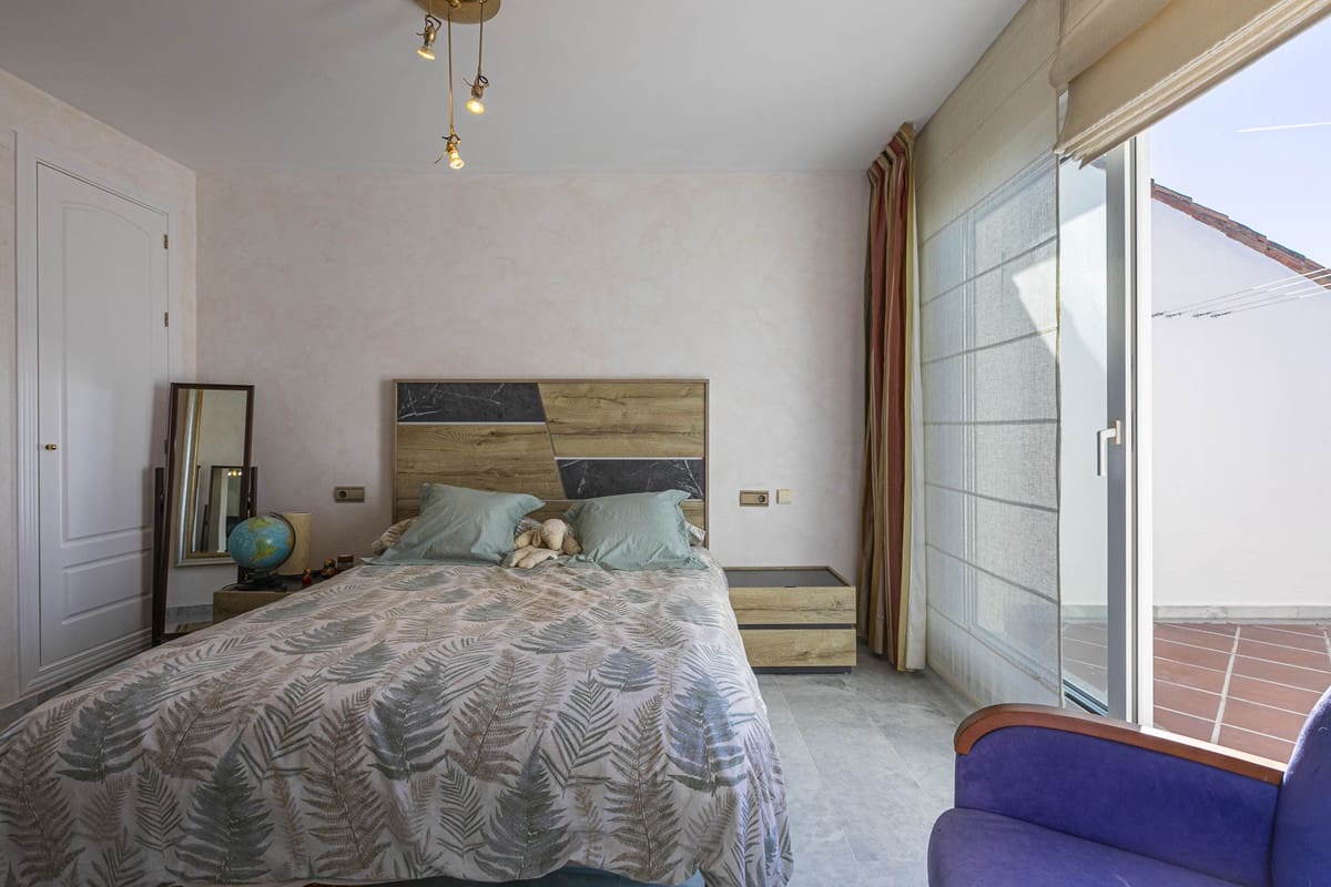 4 slaapkamer Penthouse te koop in Guadalmina met zwembad garage - € 950.000 (Ref: 9586726)