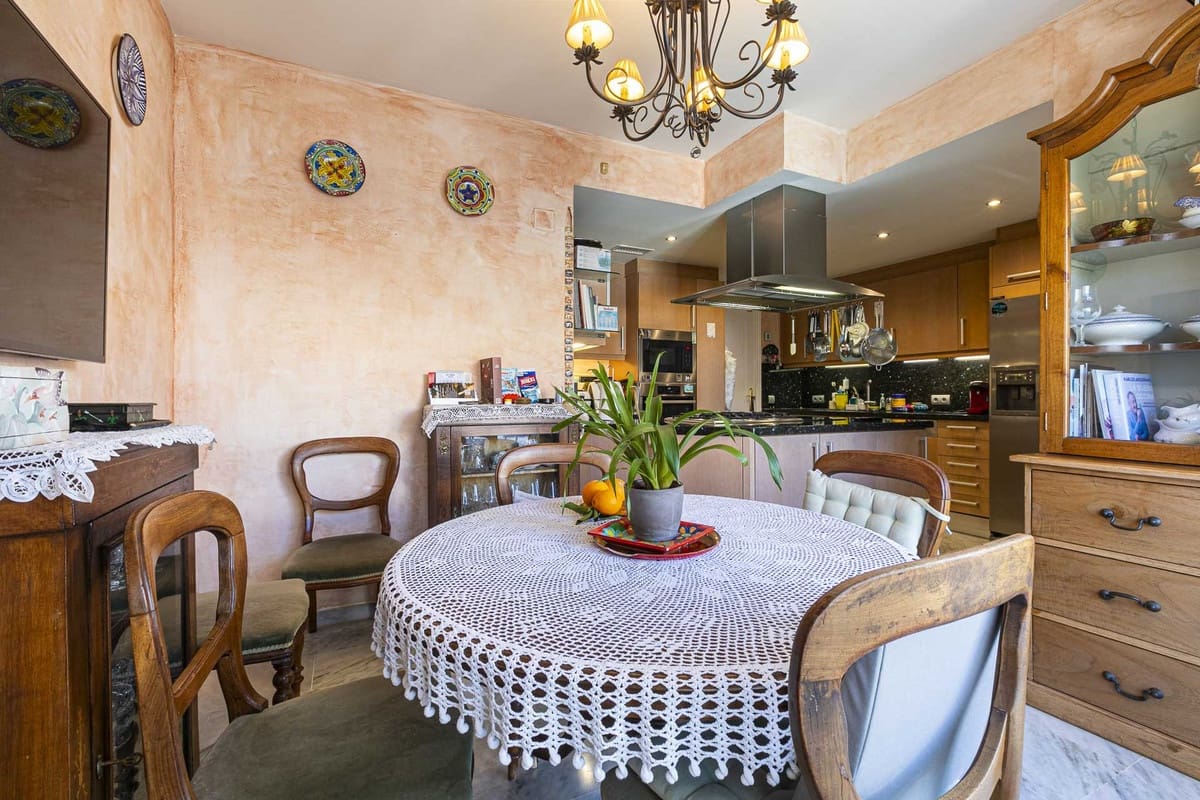 4 slaapkamer Penthouse te koop in Guadalmina met zwembad garage - € 950.000 (Ref: 9586726)