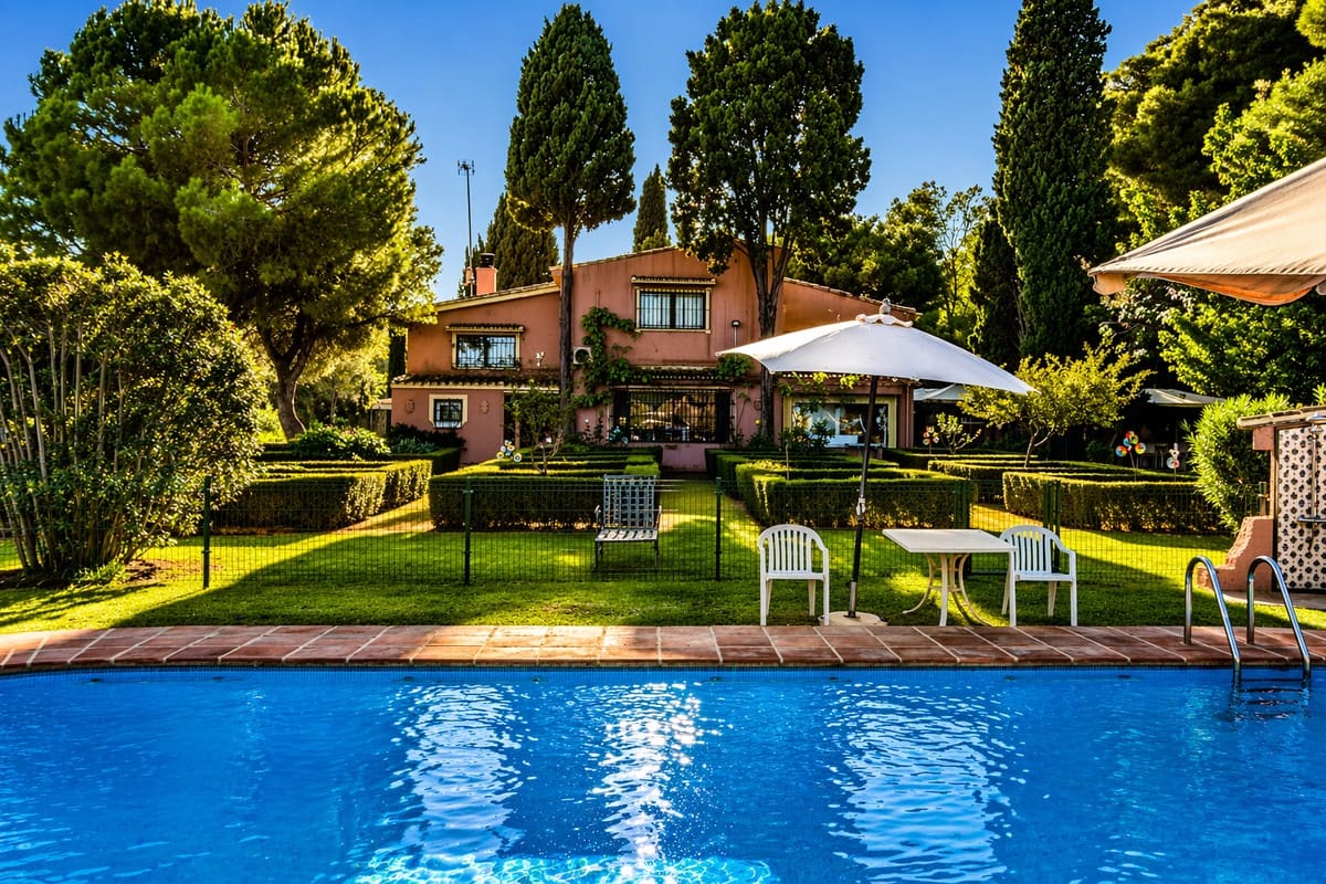 Villa/Maison à vendre à Guadalmina avec piscine garage - 9 800 000 € (Ref: 9634819)