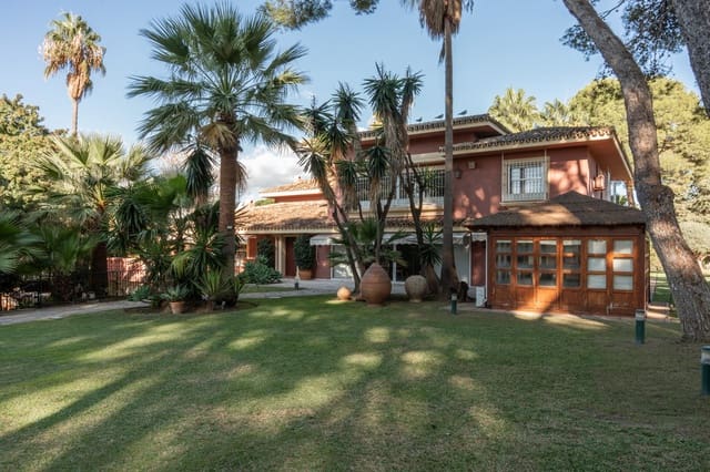 Villa til salgs i Guadalmina Baja, Marbella med svømmebasseng garasje - € 9 800 000 (Ref: 9645891)