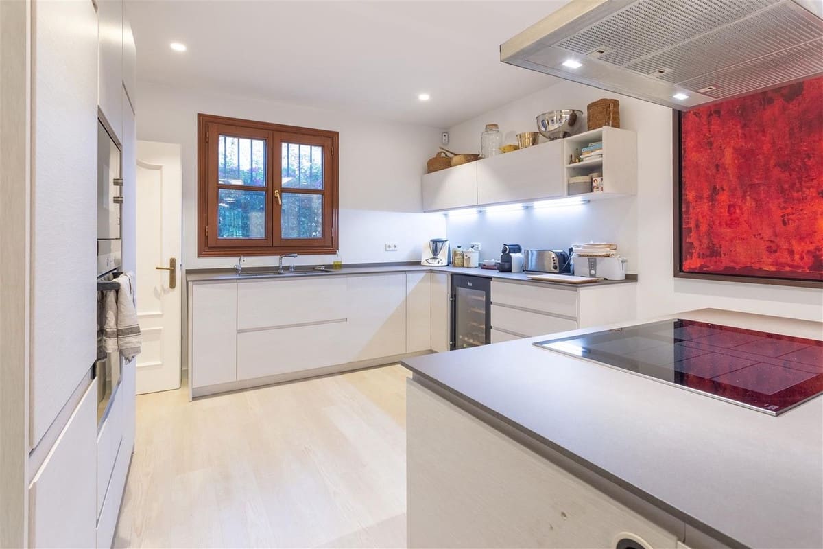 5 soveværelse Villa til salg i Guadalmina med swimmingpool garage - € 2.100.000 (Ref: 9650572)