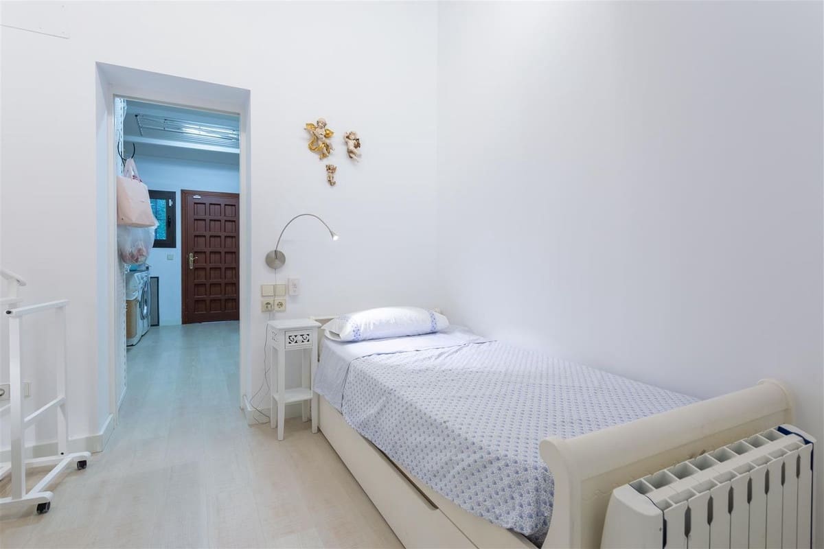 5 soveværelse Villa til salg i Guadalmina med swimmingpool garage - € 2.100.000 (Ref: 9650572)