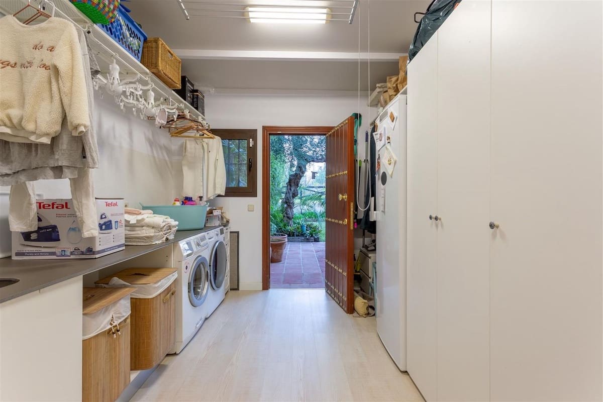 5 soveværelse Villa til salg i Guadalmina med swimmingpool garage - € 2.100.000 (Ref: 9650572)