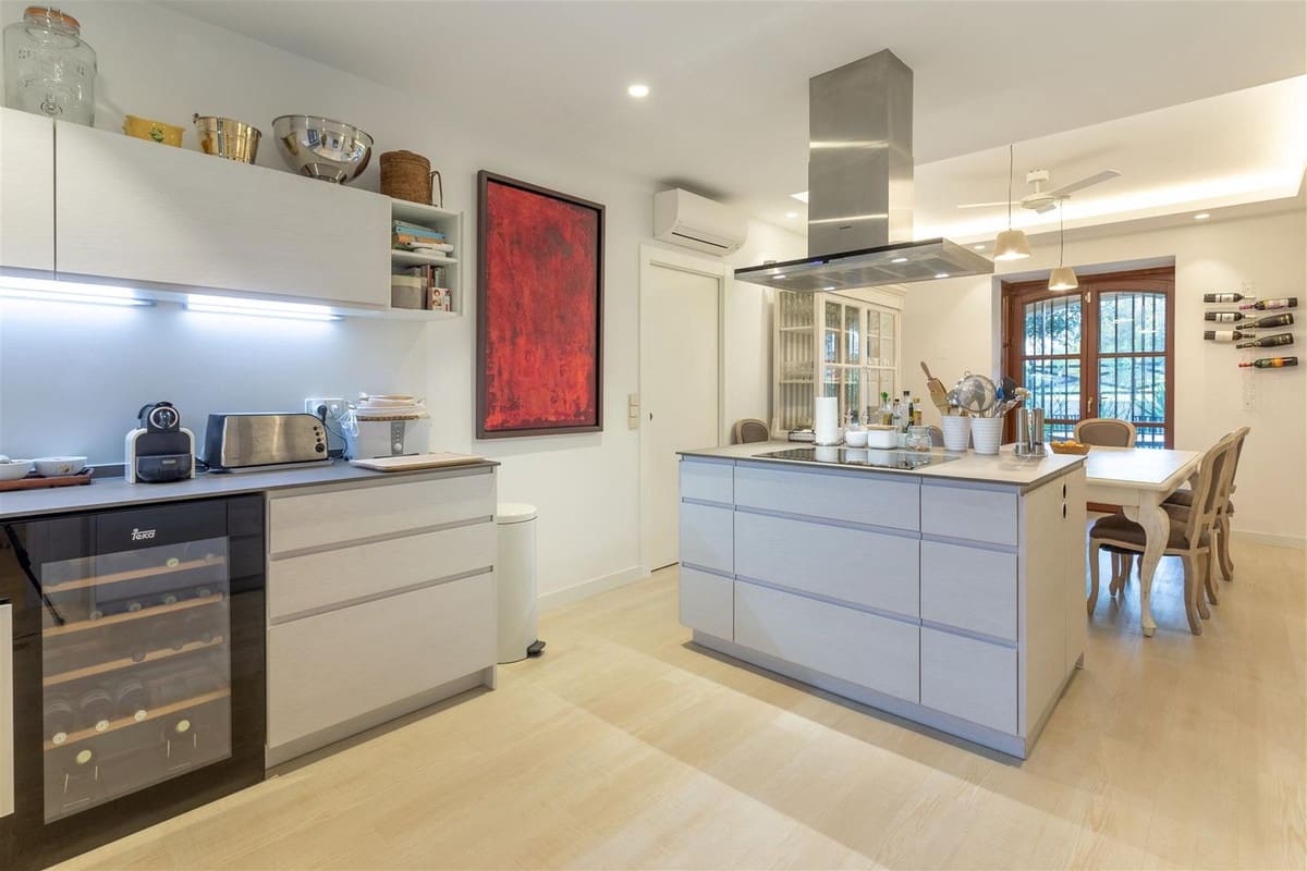 5 slaapkamer Villa te koop in Guadalmina met zwembad garage - € 2.100.000 (Ref: 9650572)