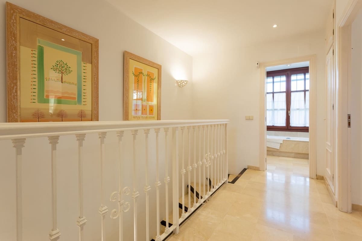 5 slaapkamer Villa te koop in Guadalmina met zwembad garage - € 2.100.000 (Ref: 9650572)