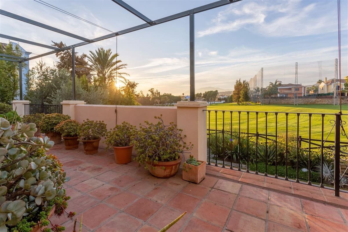 5 slaapkamer Villa te koop in Guadalmina met zwembad garage - € 2.100.000 (Ref: 9650572)