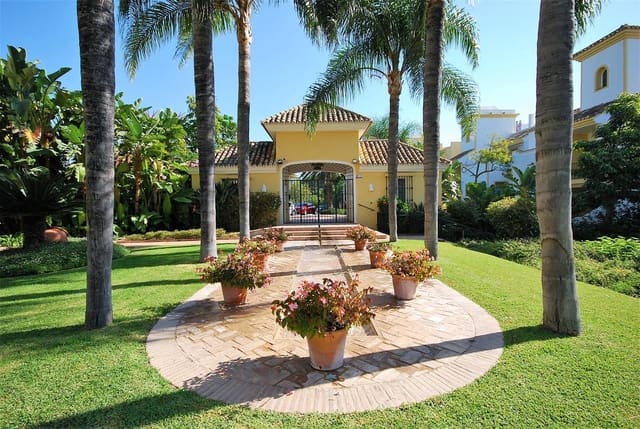 2 soverom Leilighet til salgs i Guadalmina Alta, Marbella med svømmebasseng - € 395 000 (Ref: 9670896)