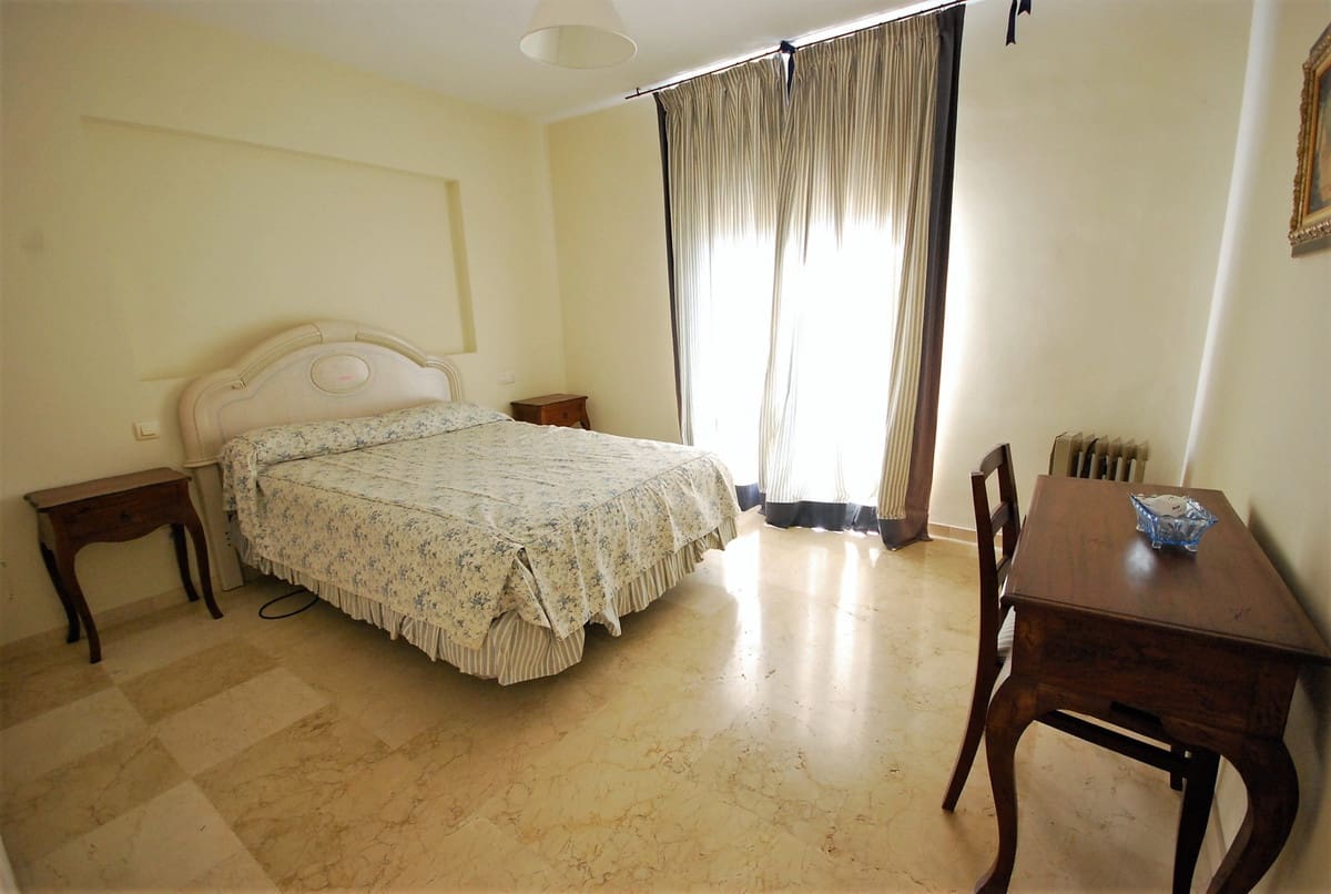 2 soveværelse Lejlighed til salg i Guadalmina med swimmingpool - € 395.000 (Ref: 9670896)