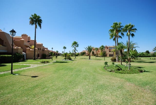 2 Zimmer Apartment zu verkaufen in Atalaya-Isdabe, Estepona mit Pool Garage - 435.000 € (Ref: 9687448)