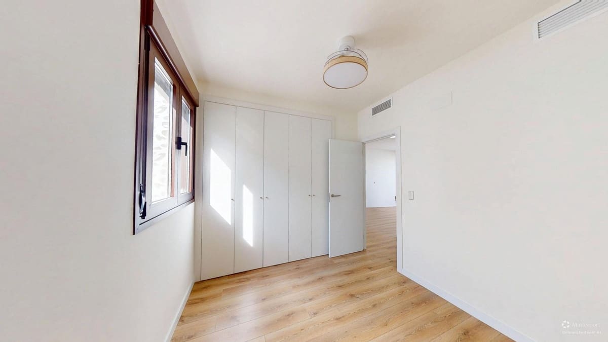 Appartement de 2 chambres à louer à Estepona avec piscine garage - 1 600 € (Ref: 9702108)