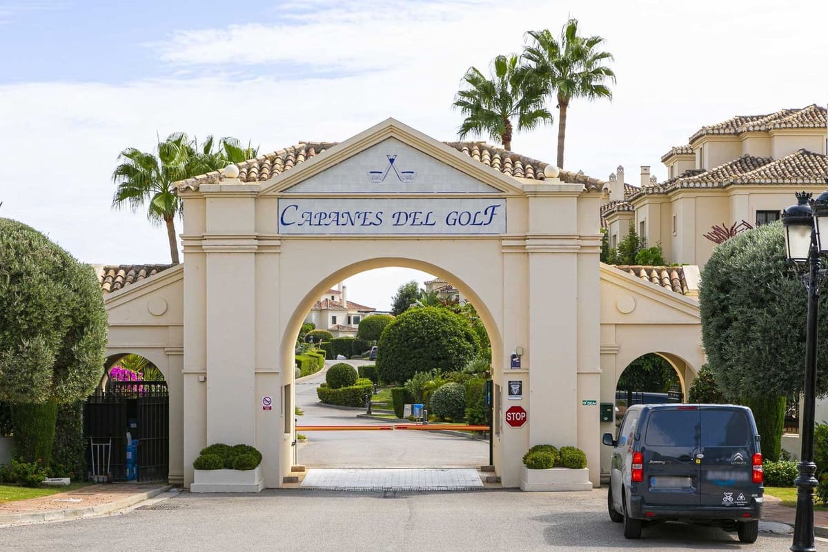 3 soverom Leilighet til salgs i Benahavis med svømmebasseng garasje - € 880 000 (Ref: 9804534)