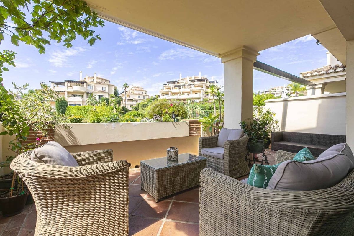 3 soverom Leilighet til salgs i Benahavis med svømmebasseng garasje - € 880 000 (Ref: 9804534)