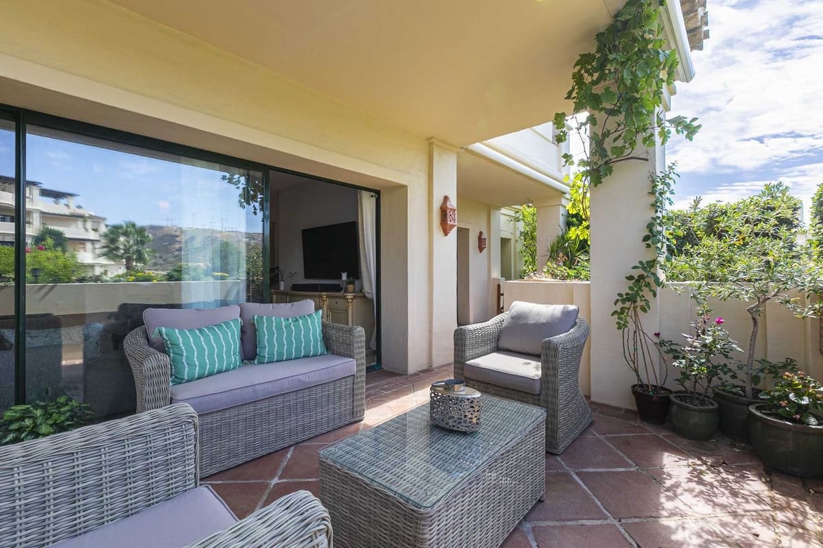 3 soverom Leilighet til salgs i Benahavis med svømmebasseng garasje - € 880 000 (Ref: 9804534)