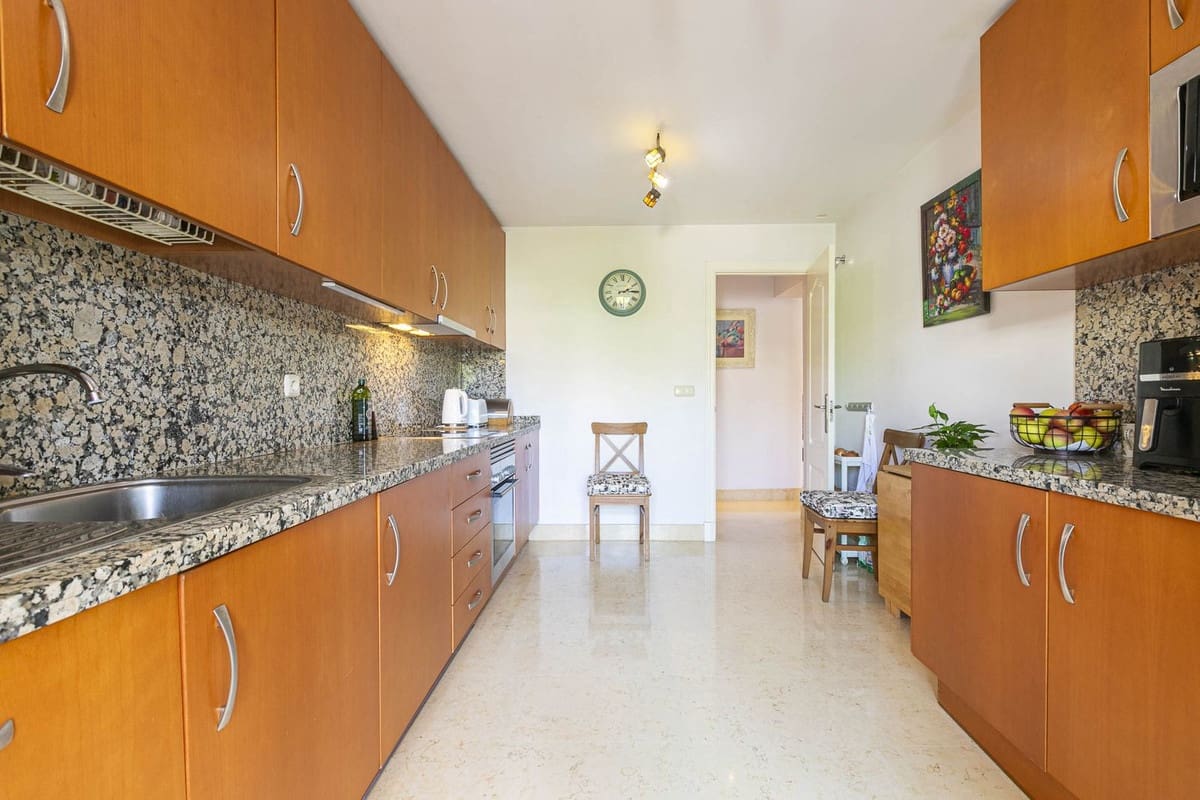 3 soverom Leilighet til salgs i Benahavis med svømmebasseng garasje - € 880 000 (Ref: 9804534)