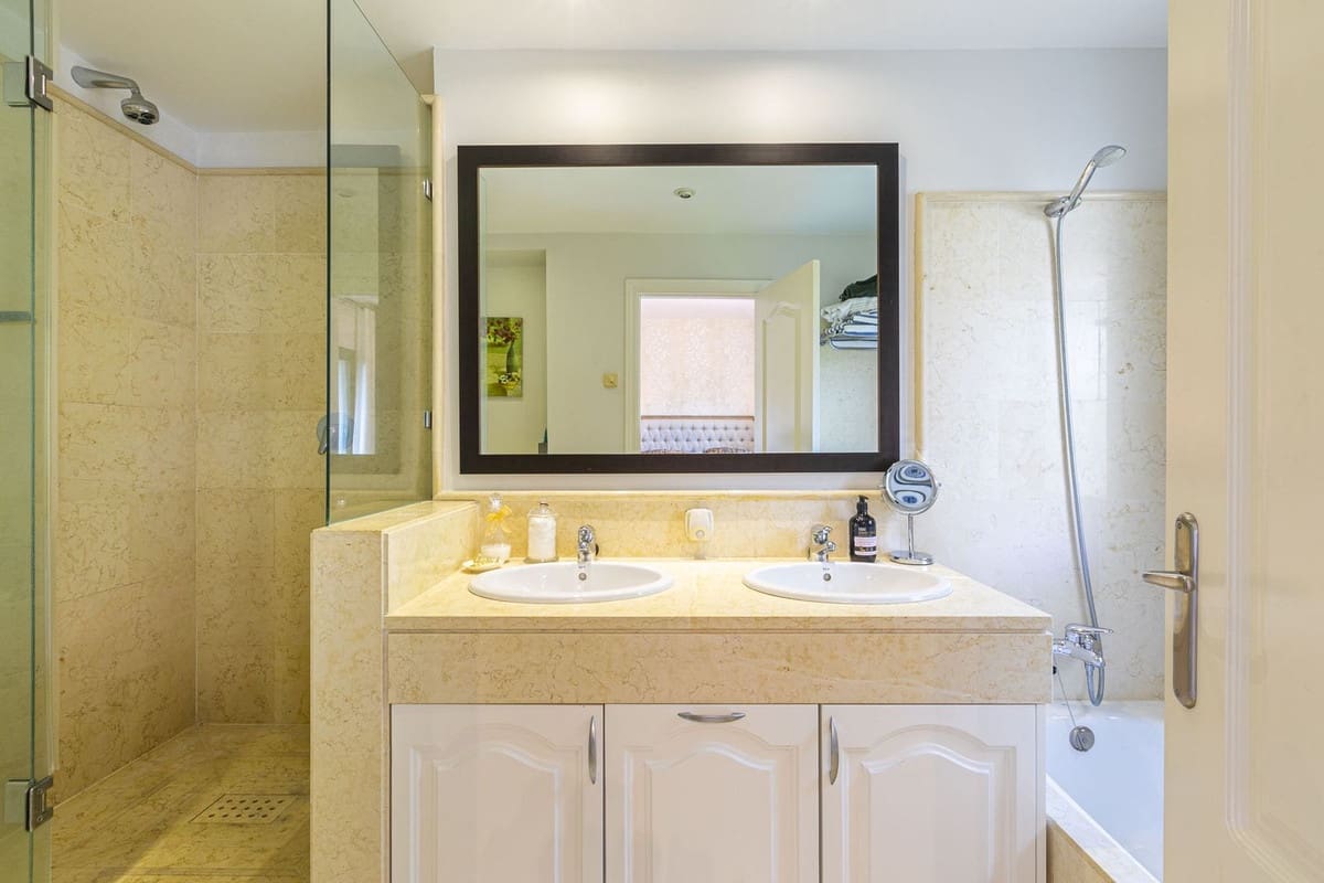 3 soverom Leilighet til salgs i Benahavis med svømmebasseng garasje - € 880 000 (Ref: 9804534)