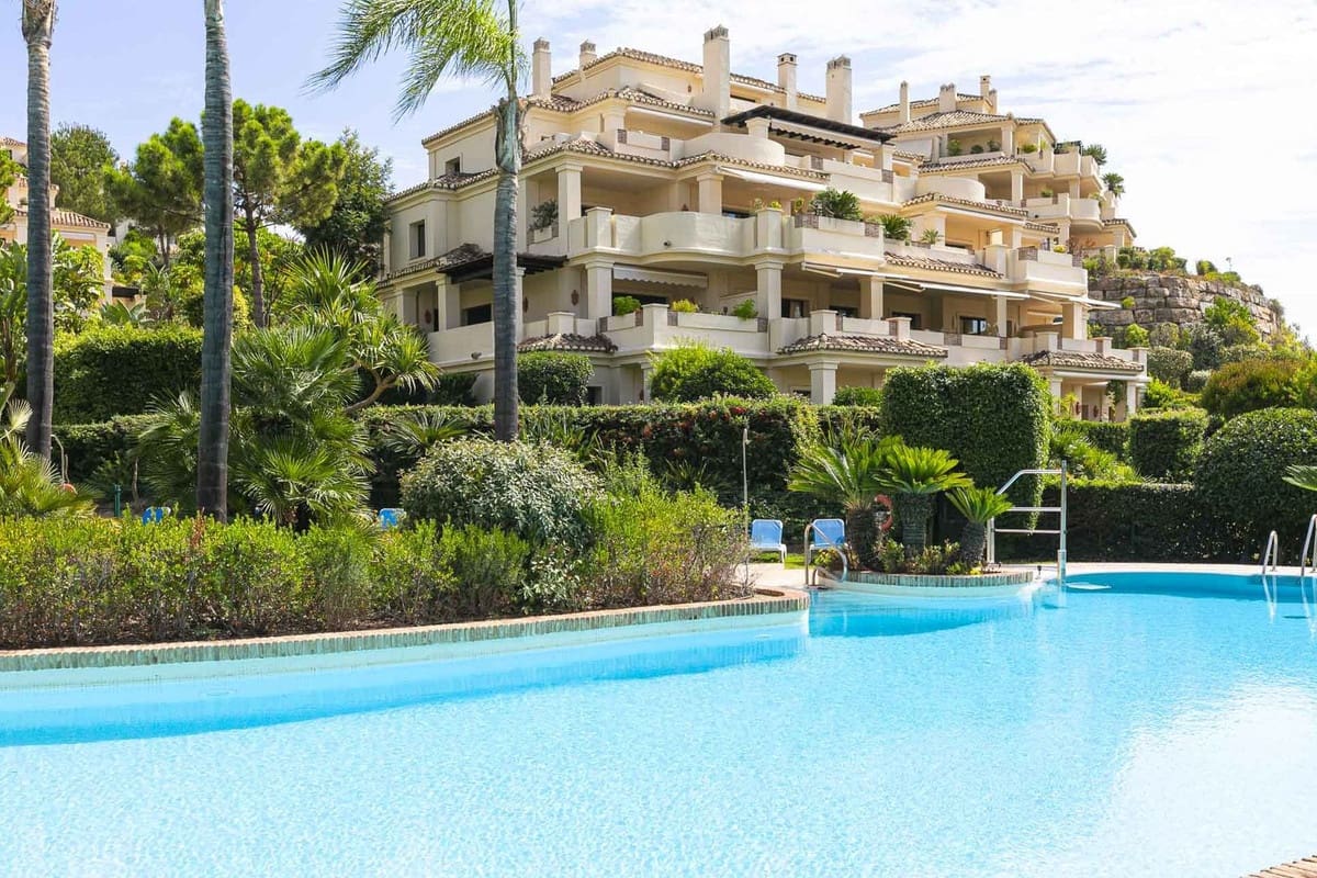 3 soverom Leilighet til salgs i Benahavis med svømmebasseng garasje - € 880 000 (Ref: 9804534)