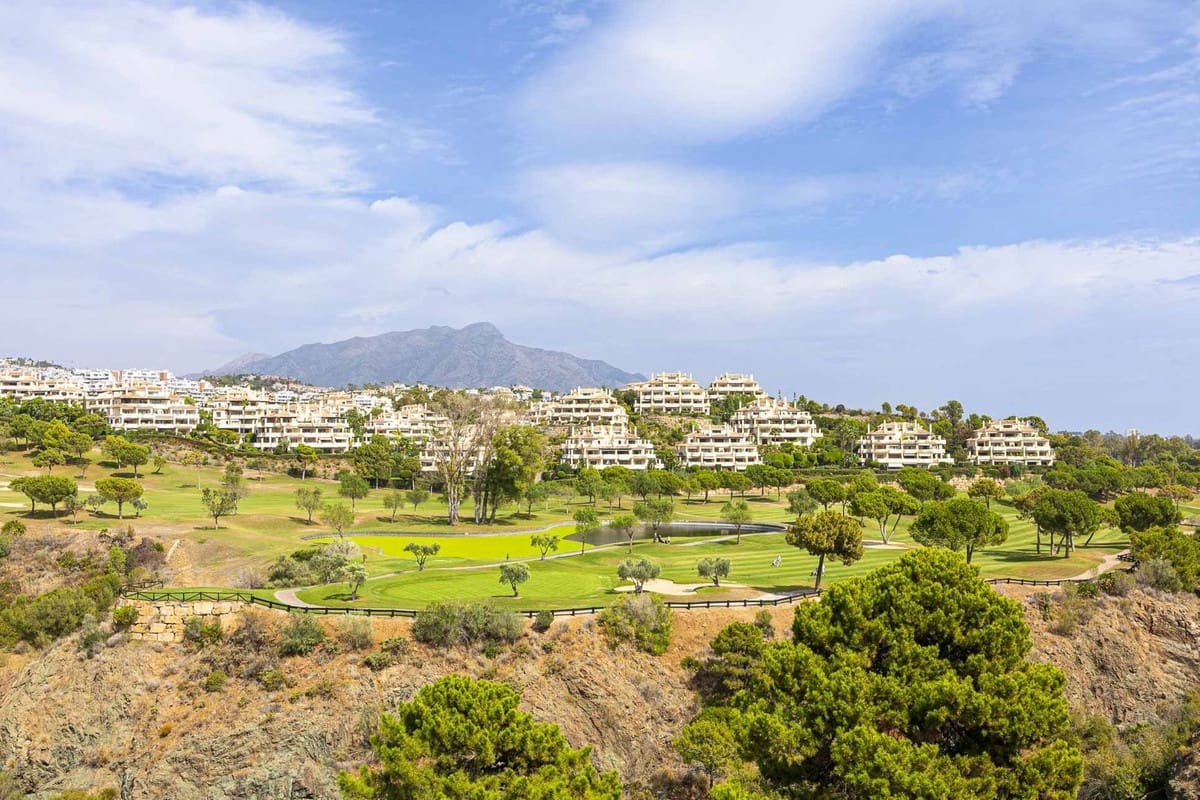 3 soverom Leilighet til salgs i Benahavis med svømmebasseng garasje - € 880 000 (Ref: 9804534)