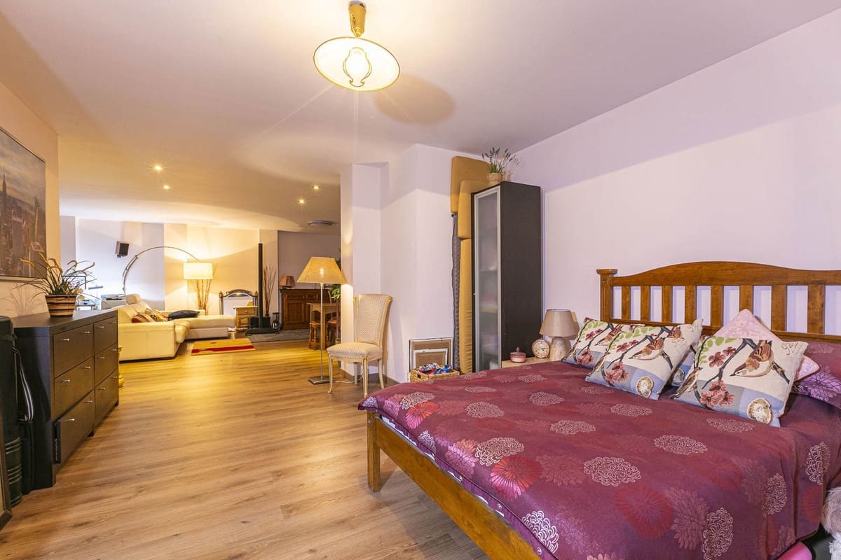 3 bedroom Apartment for sale in Benahavis with pool garage - € 880,000 (Ref: 9804534)