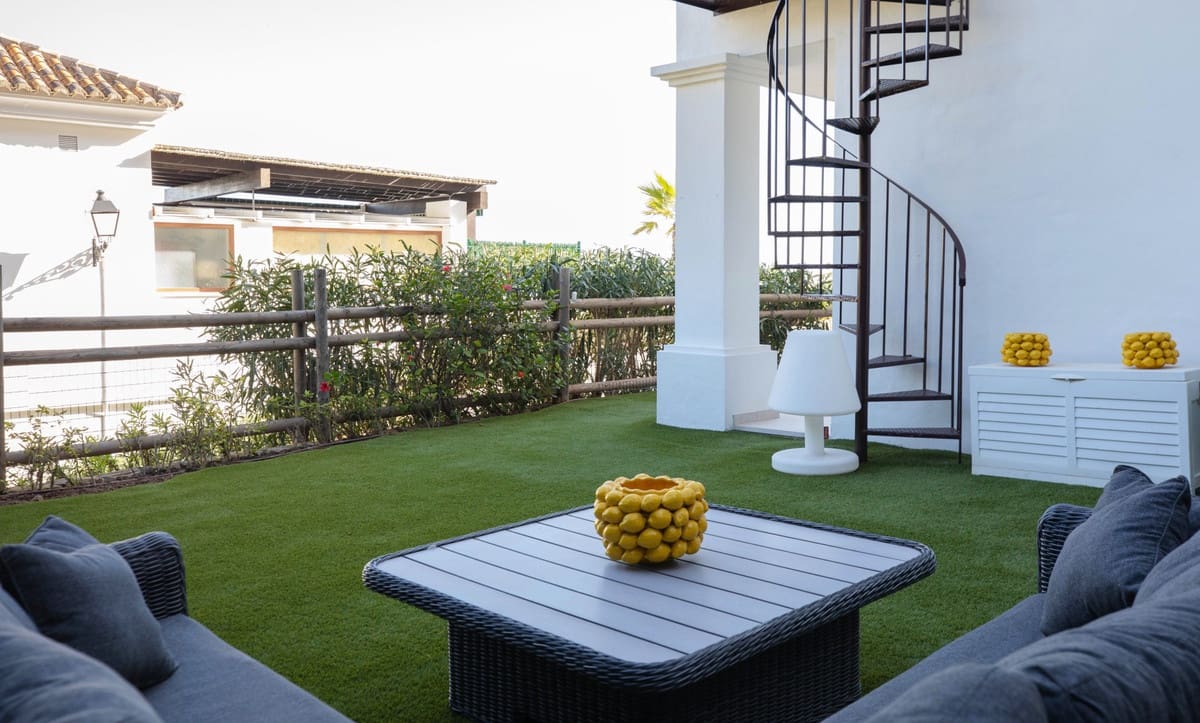 4 soveværelse Villa til salg i Benahavis med swimmingpool garage - € 1.595.000 (Ref: 9829361)