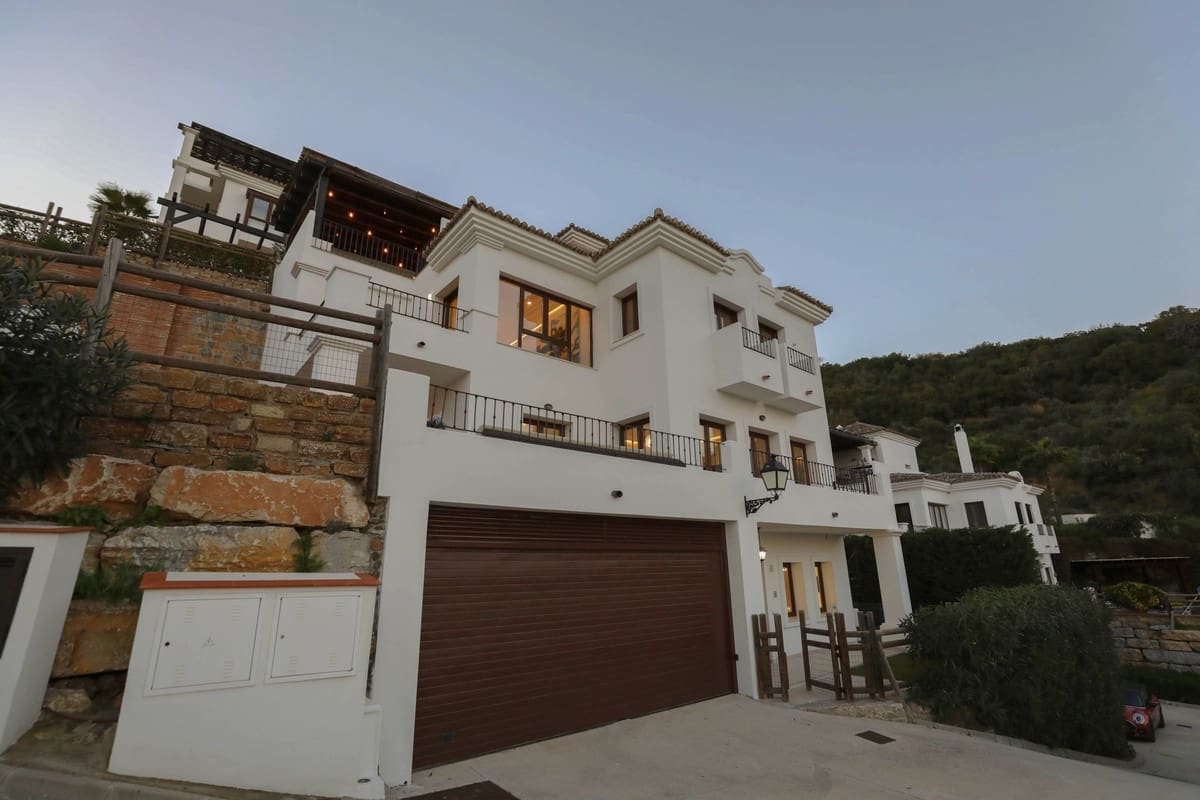 4 soveværelse Villa til salg i Benahavis med swimmingpool garage - € 1.595.000 (Ref: 9829361)