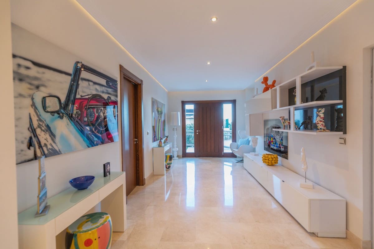 4 bedroom Villa for sale in Benahavis with pool garage - € 1,595,000 (Ref: 9829361)