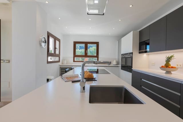 Chalet de 4 habitaciones en Benahavís en venta con piscina garaje - 1.595.000 € (Ref: 9829361)