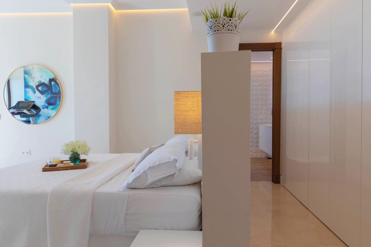 4 bedroom Villa for sale in Benahavis with pool garage - € 1,595,000 (Ref: 9829361)