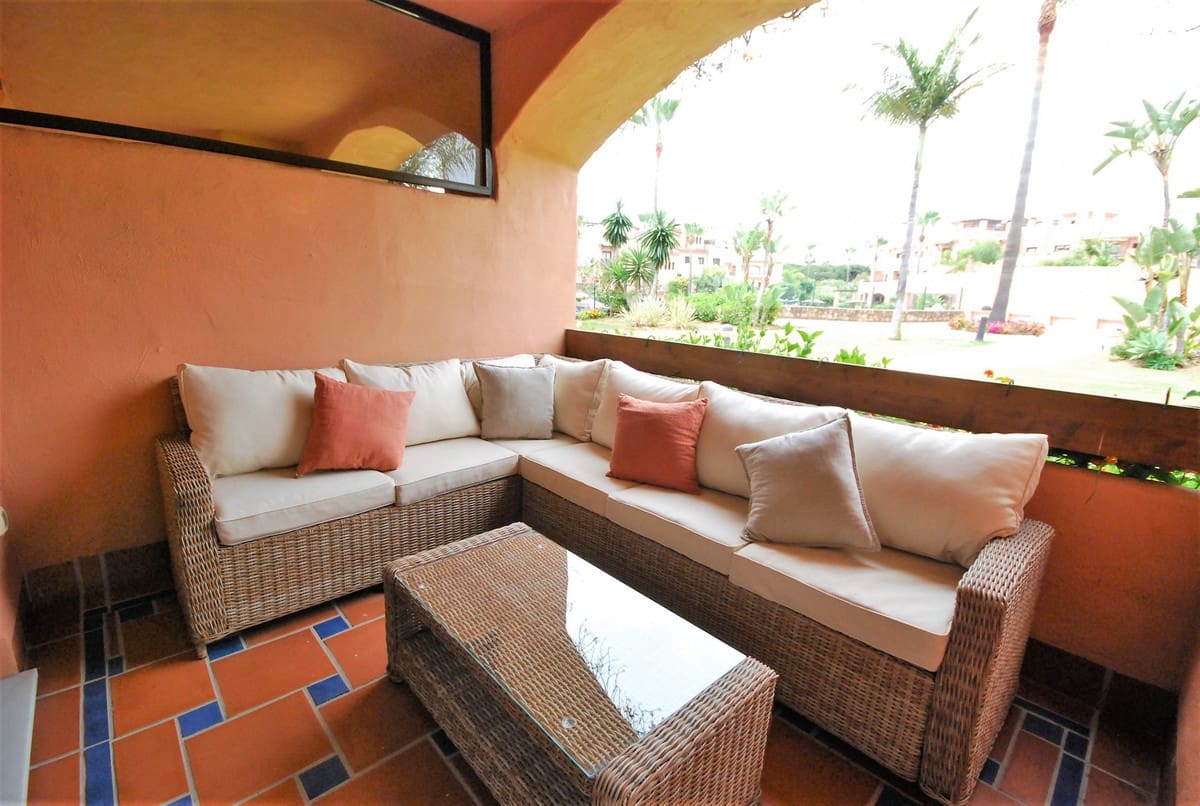 2 sovrum Lägenhet till salu i Estepona med pool garage - 450 000 € (Ref: 9846623)