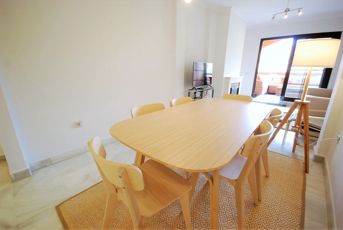 2 bedroom Apartment for sale in Estepona with pool garage - € 450,000 (Ref: 9846623)