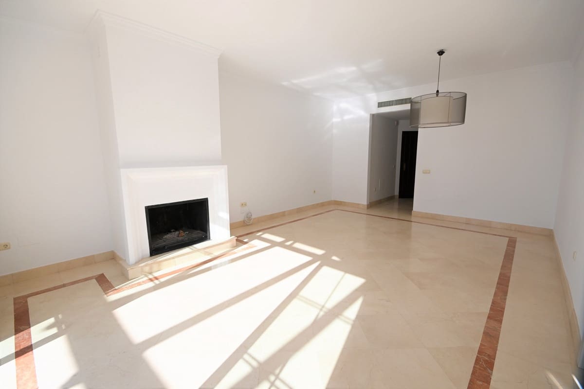 3 bedroom Penthouse for rent in Guadalmina with pool garage - € 2,500 (Ref: 9860280)