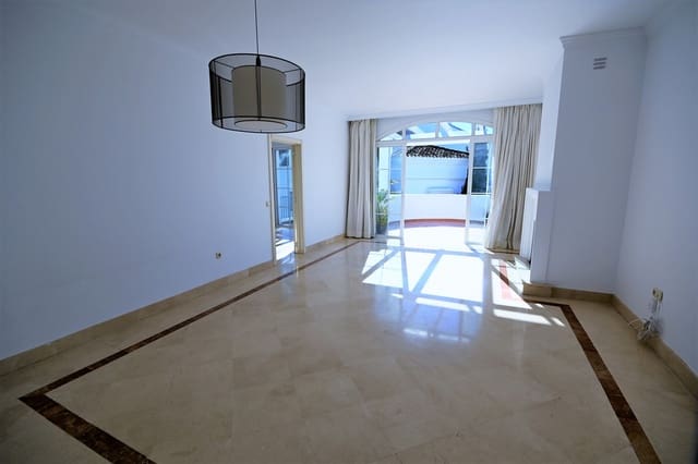 3 bedroom Penthouse for rent in Guadalmina Alta, Marbella with pool garage - € 2,500 (Ref: 9860280)
