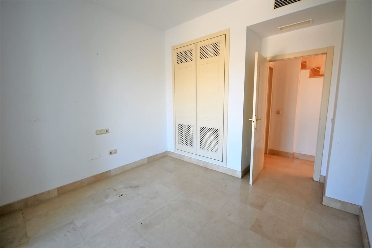 3 bedroom Penthouse for rent in Guadalmina with pool garage - € 2,500 (Ref: 9860280)
