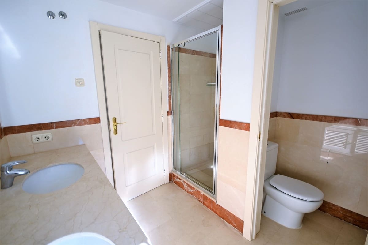 3 bedroom Penthouse for rent in Guadalmina with pool garage - € 2,500 (Ref: 9860280)