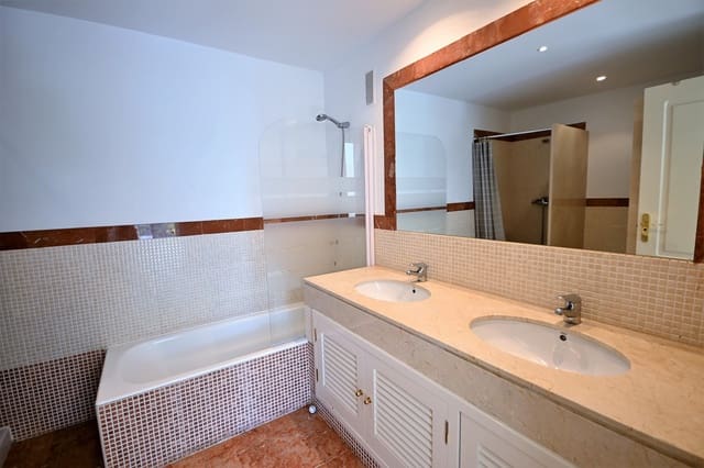 3 bedroom Penthouse for rent in Guadalmina Alta, Marbella with pool garage - € 2,500 (Ref: 9860280)