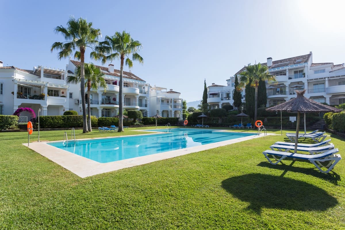 3 bedroom Penthouse for rent in Guadalmina with pool garage - € 2,500 (Ref: 9860280)