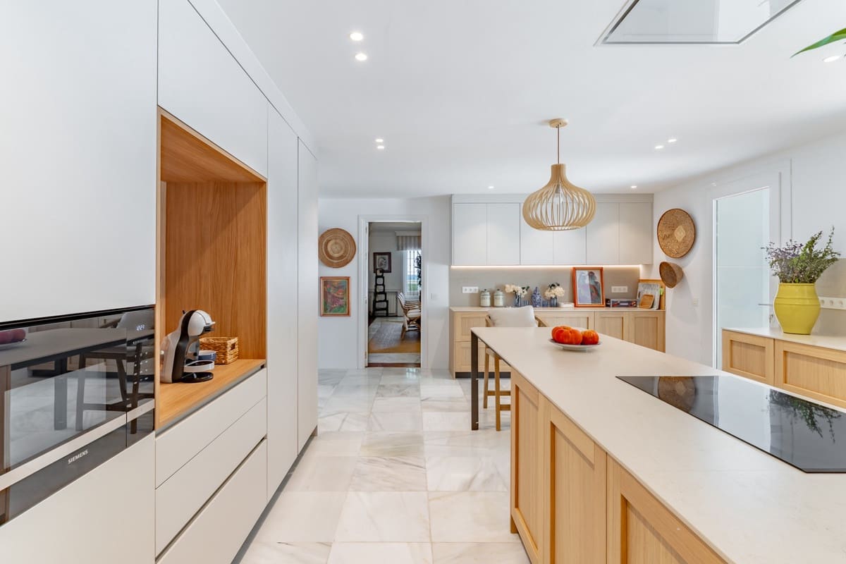 5 slaapkamer Villa te huur in Guadalmina met zwembad garage - € 35.000 (Ref: 9920611)